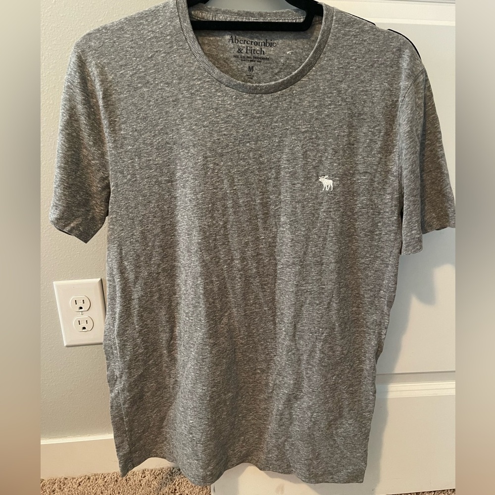 Abercrombie and Fitch T-Shirt - M